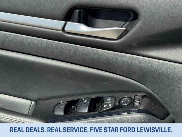 Used 2024 Nissan Altima 2.5 SL FWD image 24