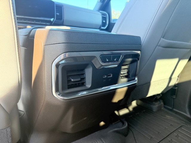 Used 2025 GMC Sierra 2500 SLT w/ SLT Premium Package image 18