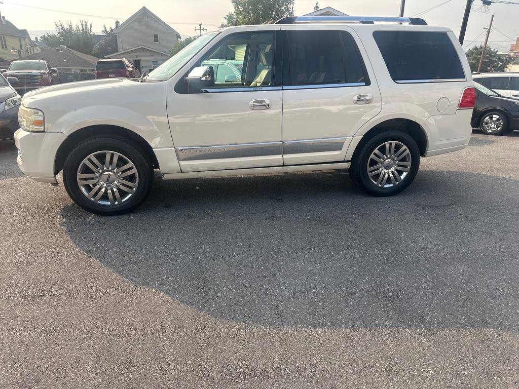 Used 2007 Lincoln Navigator Ultimate AWD/4WD image 7