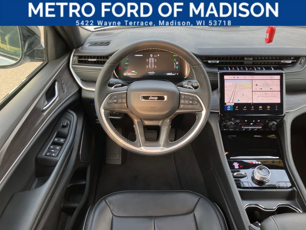 Used 2025 Jeep Grand Cherokee Limited 4xe image 13