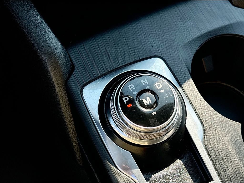 Used 2020 Ford Escape Titanium image 17