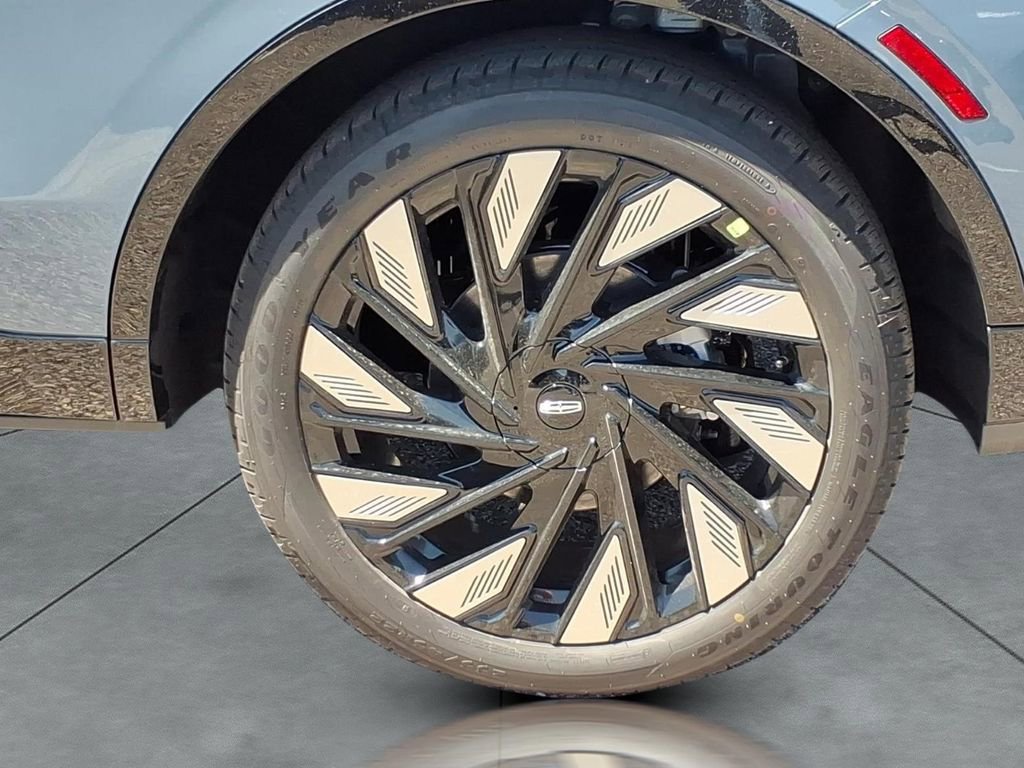 New 2026 Lincoln Nautilus Reserve w/ Jet Appearance Package image 5