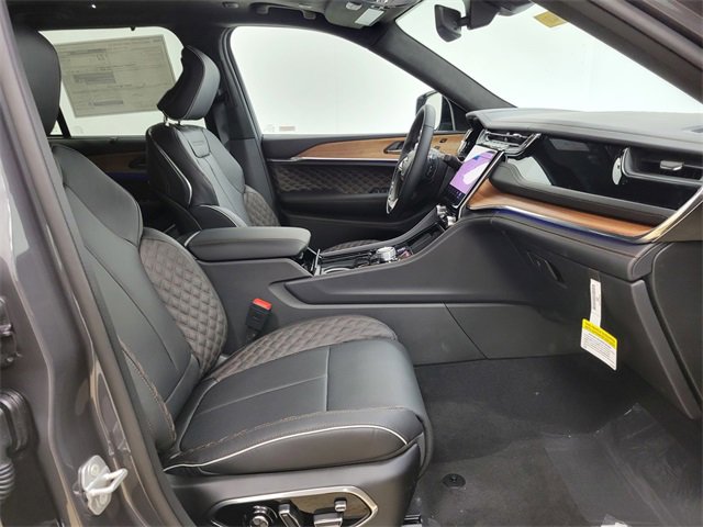 New 2025 Jeep Grand Cherokee Summit image 20