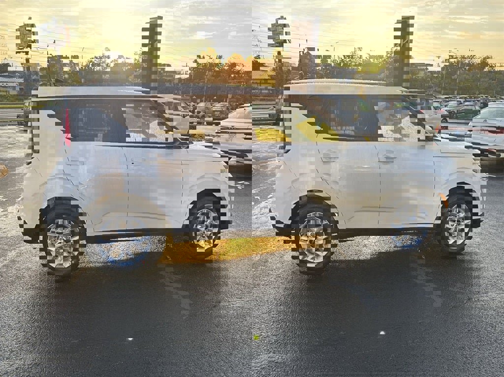 New 2025 Kia Soul S image 4