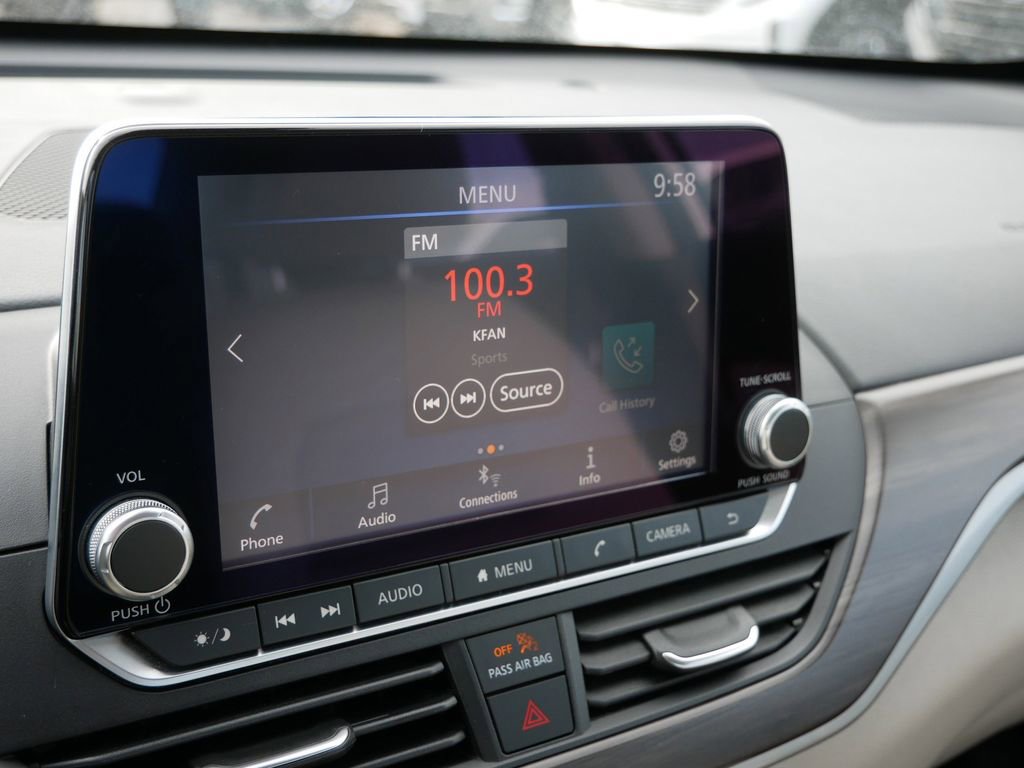 Used 2024 Nissan Altima 2.5 SV image 18