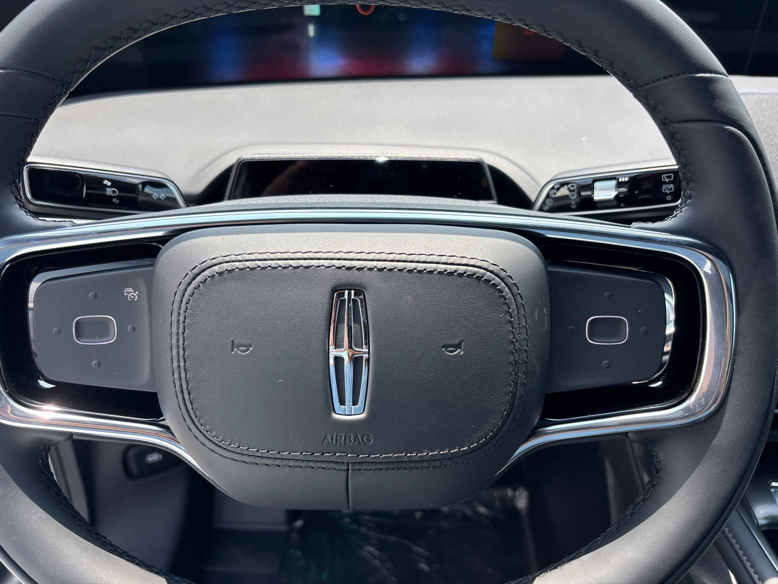 New 2025 Lincoln Nautilus Premier w/ Equipment Group 102A image 16