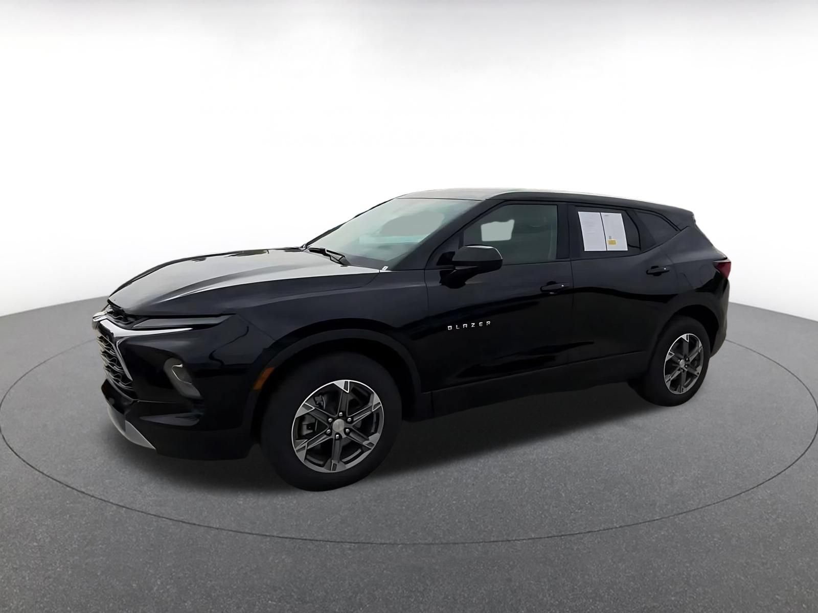 Used 2025 Chevrolet Blazer LT FWD image 8