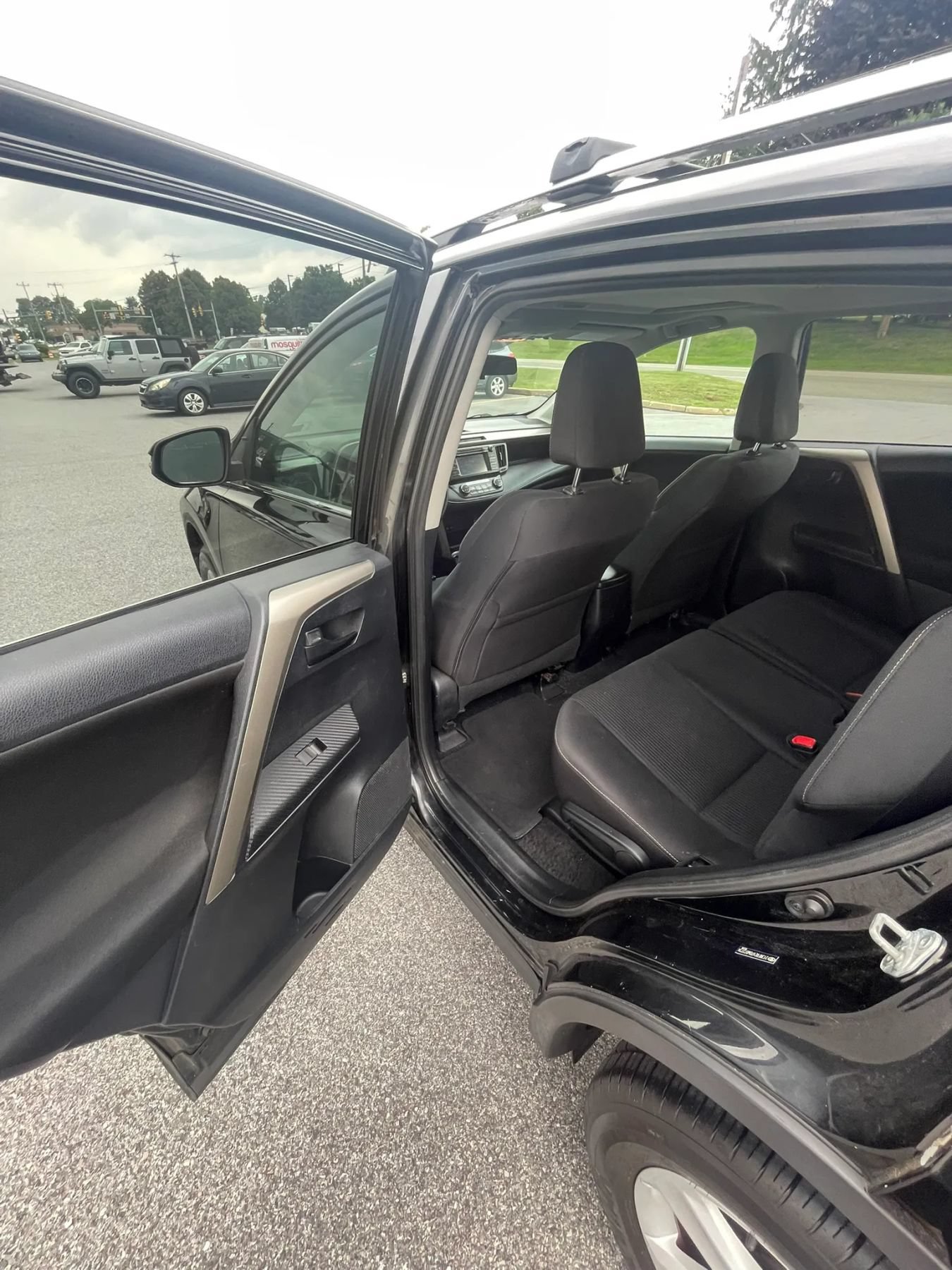 Used 2013 Toyota RAV4 XLE AWD/4WD image 46