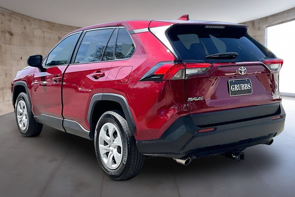 Used 2024 Toyota RAV4 LE AWD/4WD image 14