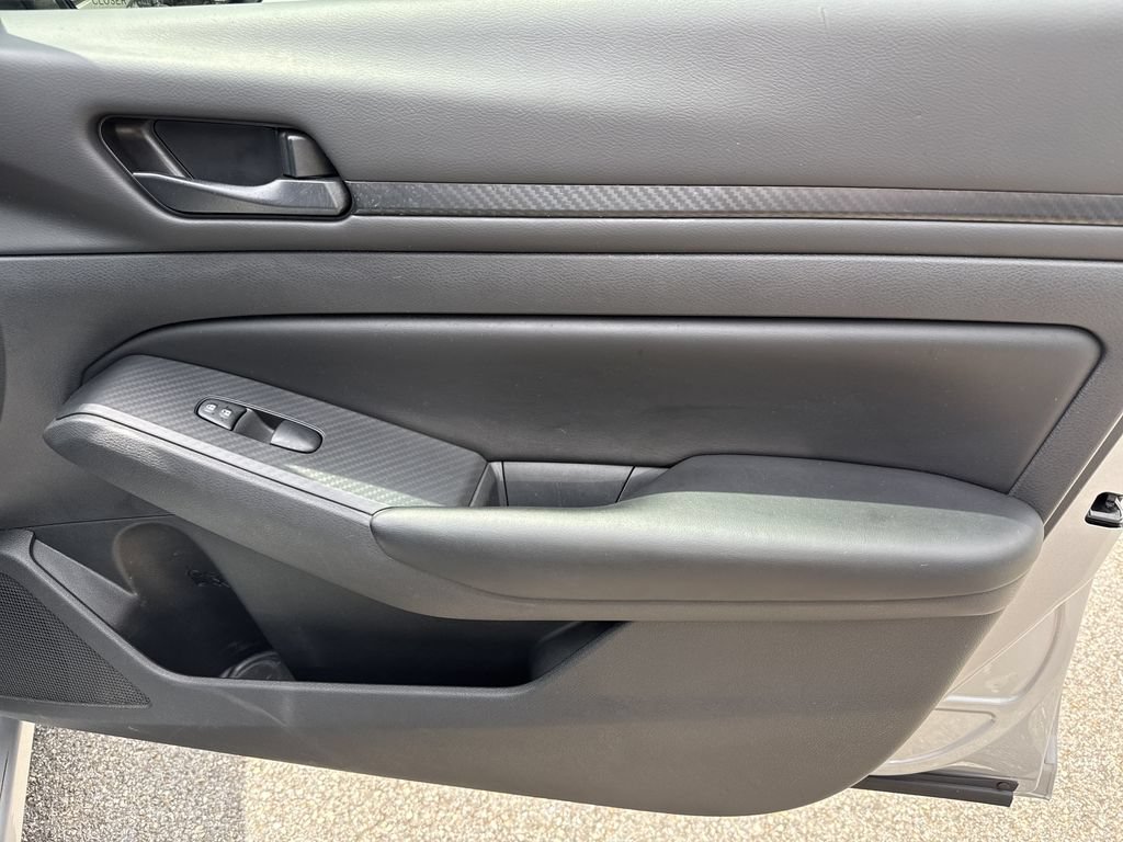 Used 2024 Nissan Altima 2.5 S FWD image 14