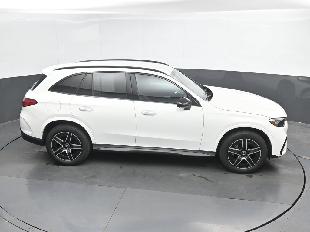 Used 2024 Mercedes-Benz GLC 300 4MATIC image 32