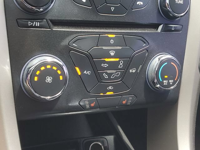 Used 2015 Ford Fusion SE w/ Equipment Group 202A FWD image 19
