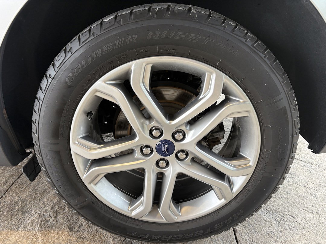 Used 2016 Ford Edge Titanium w/ Technology Package image 10