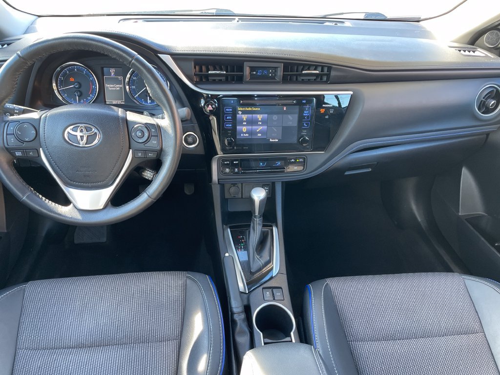 Used 2017 Toyota Corolla SE w/ SE Premium Package FWD image 15