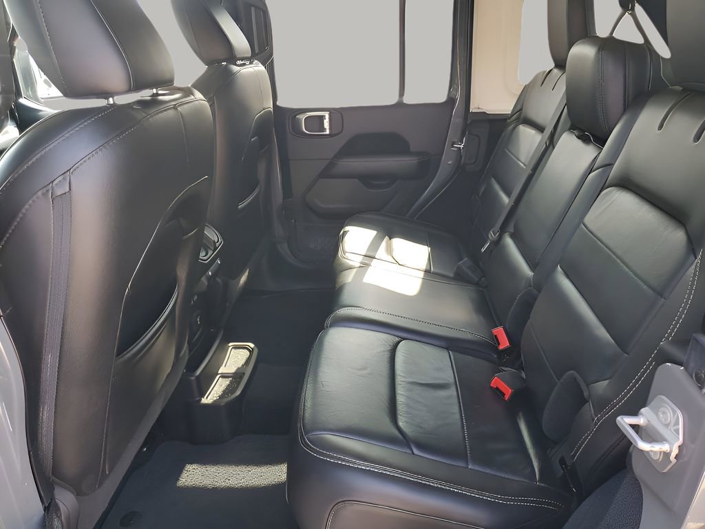 Used 2019 Jeep Wrangler Unlimited Sahara image 20