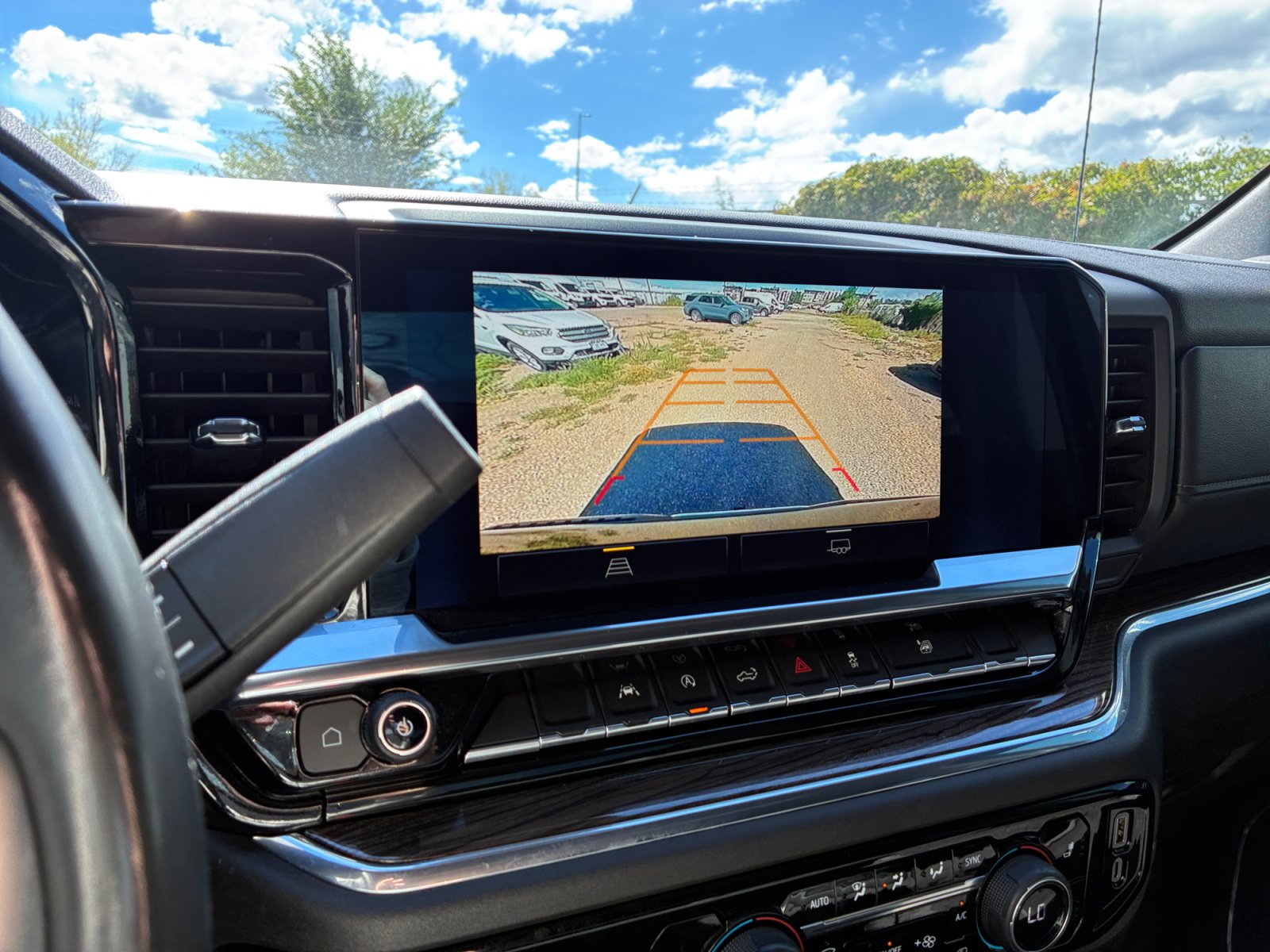 Used 2024 Chevrolet Silverado 1500 LT AWD/4WD image 28