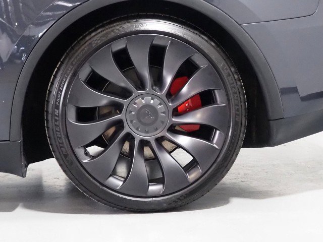 Used 2024 Tesla Model Y Performance image 41