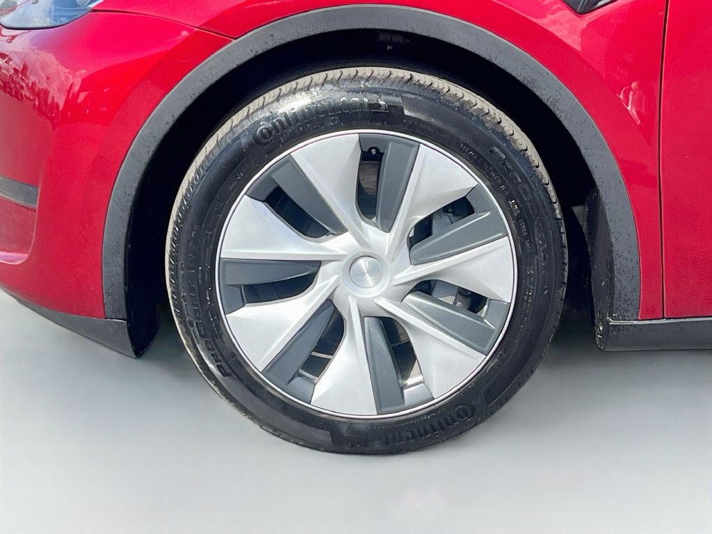 Used 2024 Tesla Model Y Long Range AWD/4WD image 33