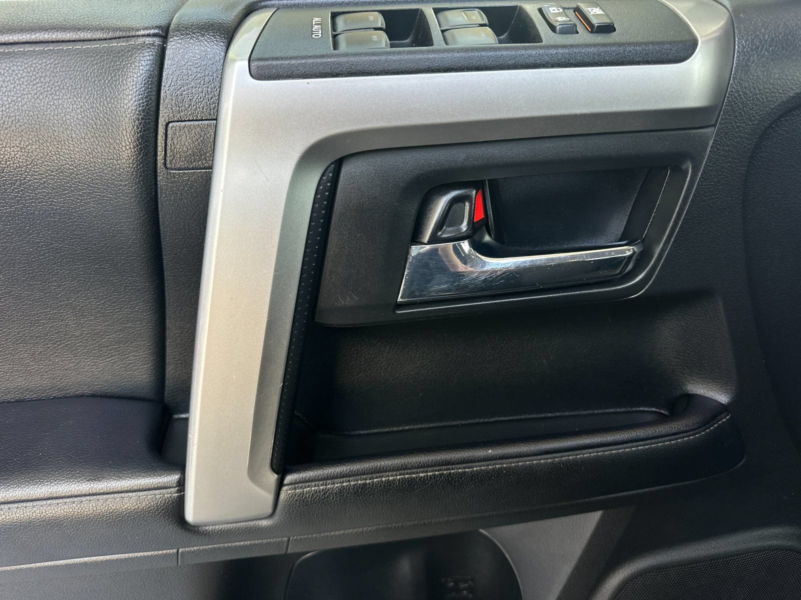 Used 2021 Toyota 4Runner SR5 AWD/4WD image 10
