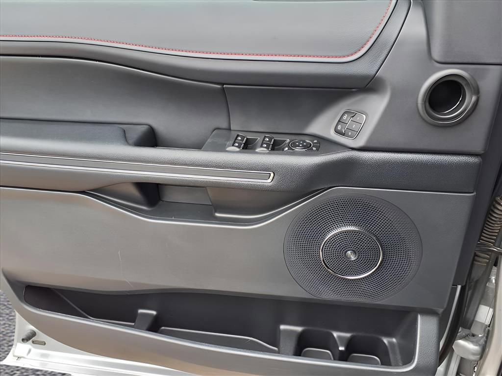 Used 2024 Ford Expedition Limited image 18