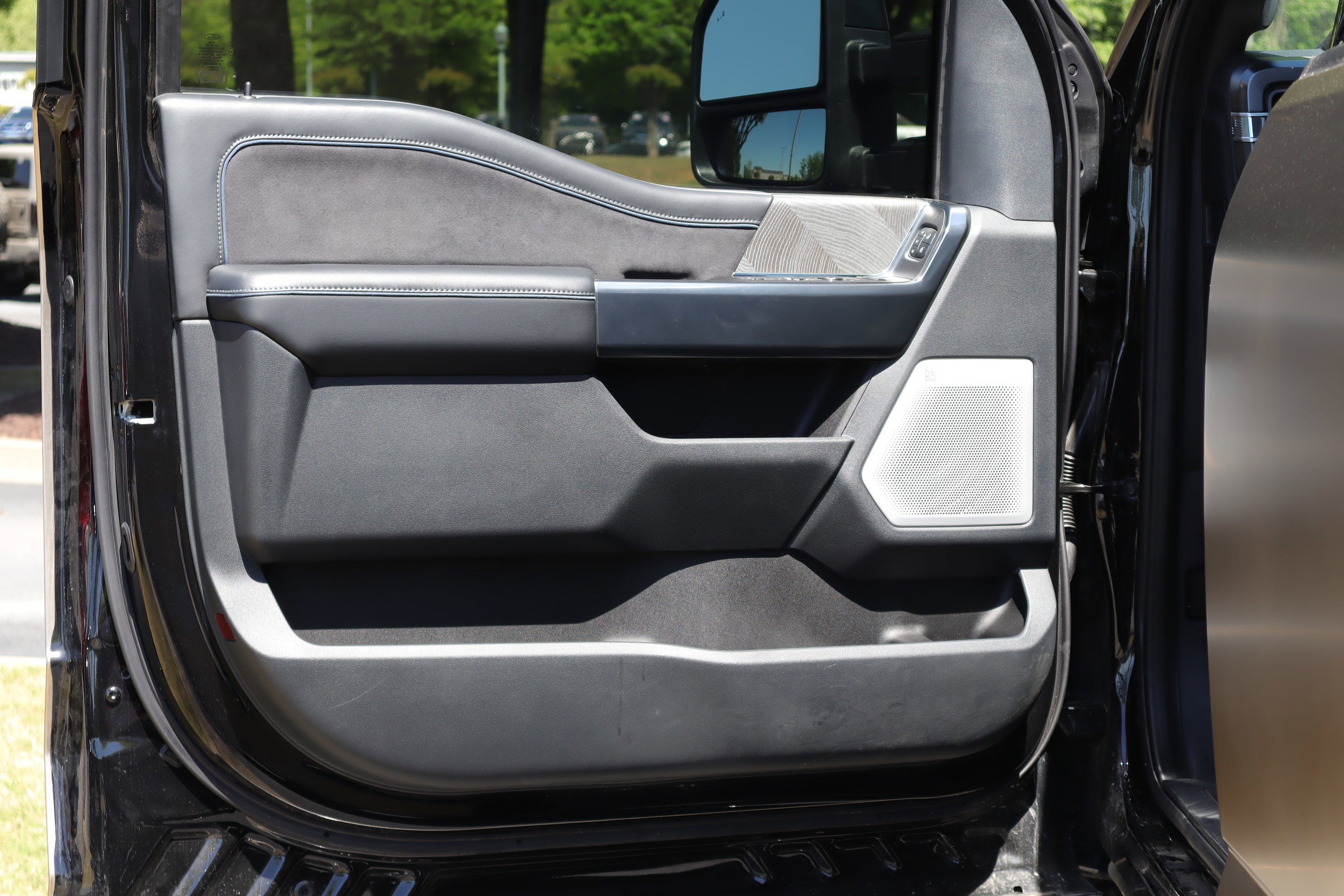 Used 2025 Ford F250 Platinum AWD/4WD image 23