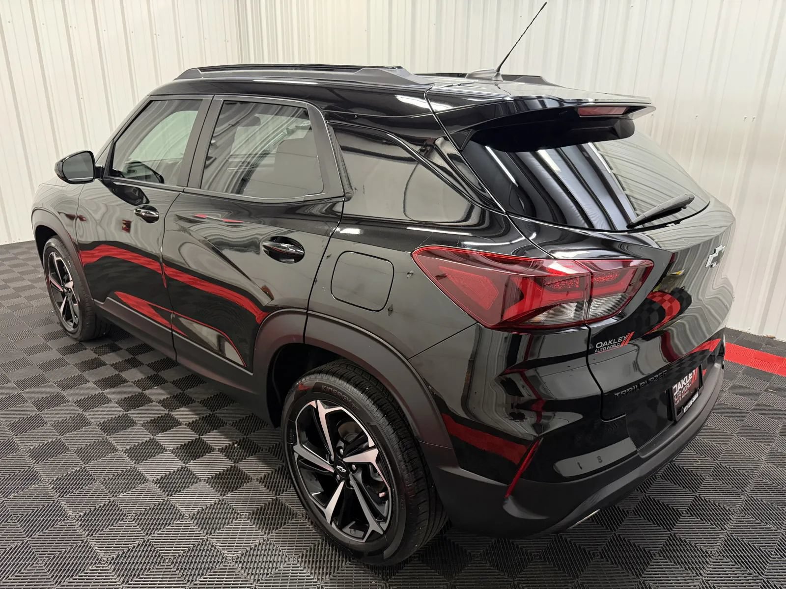 Used 2022 Chevrolet TrailBlazer RS FWD image 2