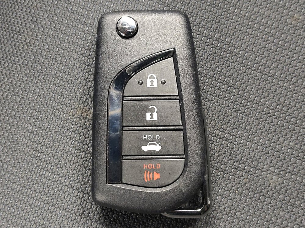 Used 2021 Toyota Corolla LE FWD image 32