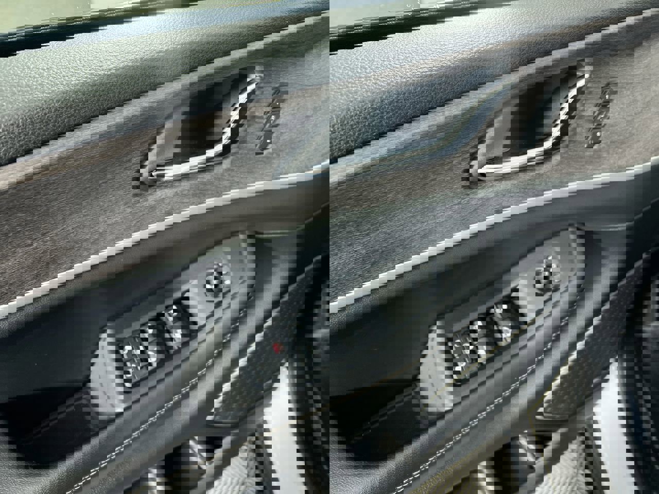 Used 2024 Jeep Grand Cherokee Limited 4xe image 14