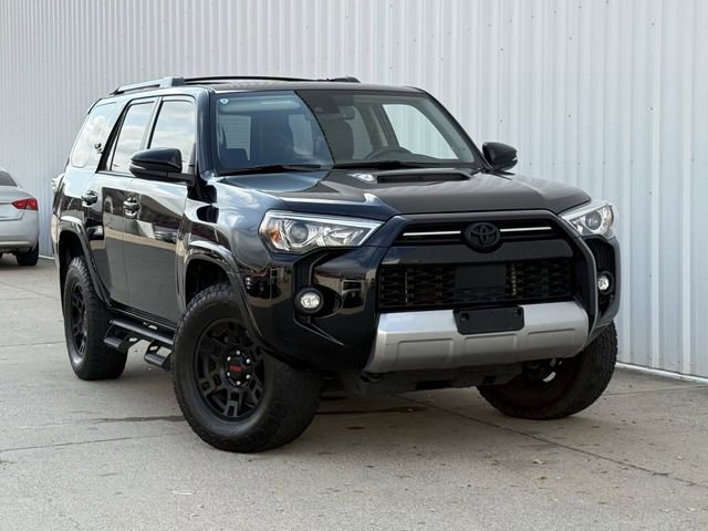 Used 2023 Toyota 4Runner TRD Off-Road Premium w/ Moonroof Package AWD/4WD image 2