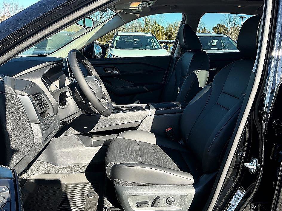 New 2026 Nissan Rogue SV image 12