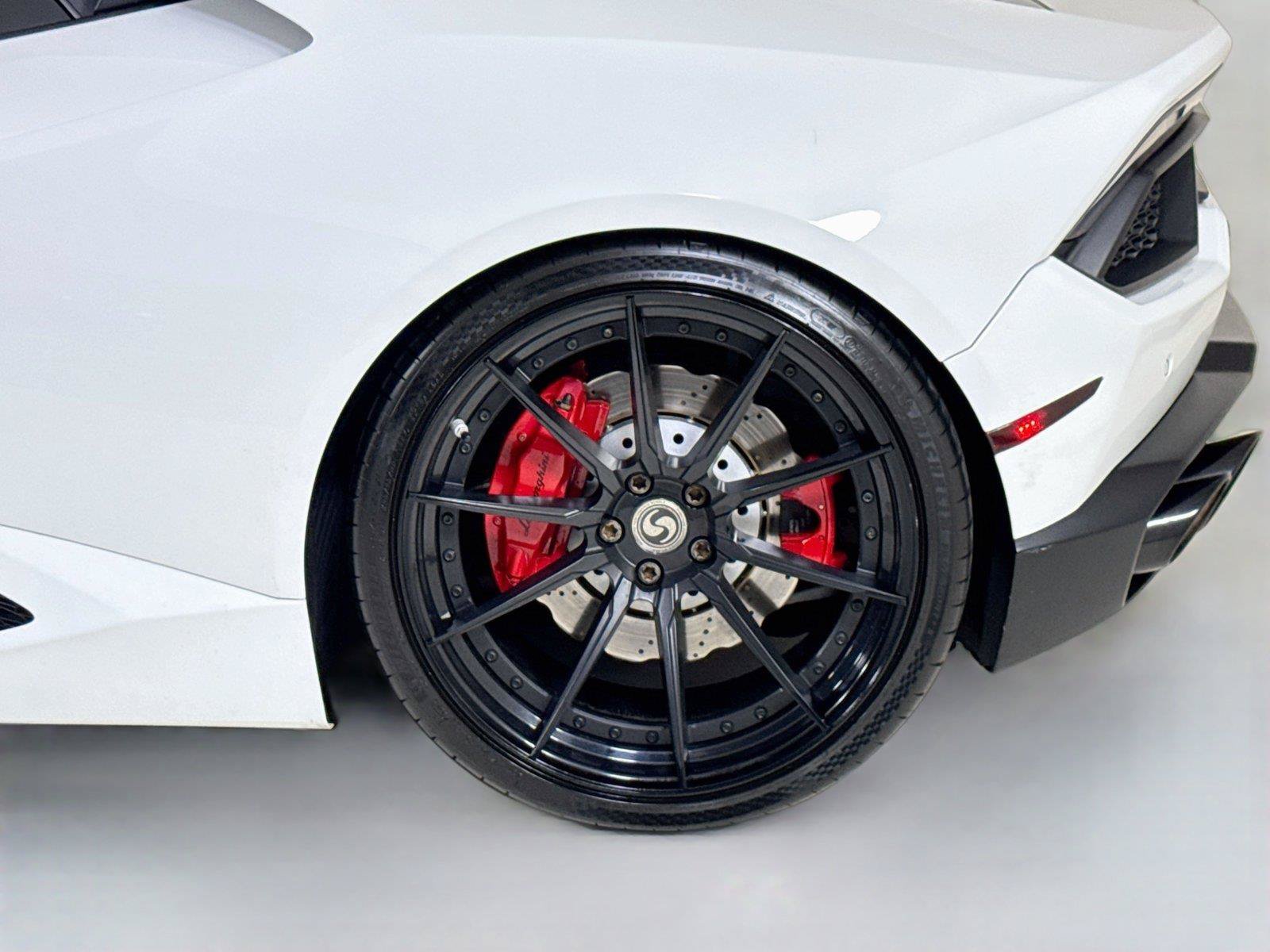 Used 2017 Lamborghini Huracan LP 580-2 RWD image 35