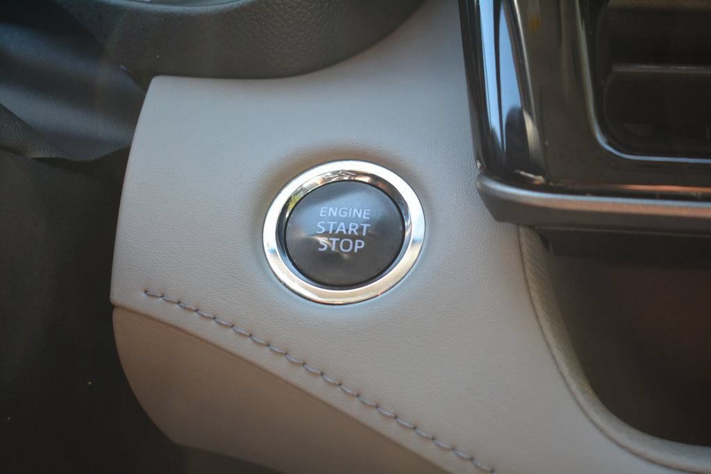 Used 2022 Toyota Highlander XLE AWD/4WD image 15
