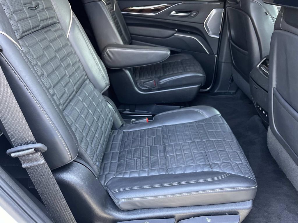 Certified 2024 Cadillac Escalade Premium Luxury Platinum AWD/4WD image 23