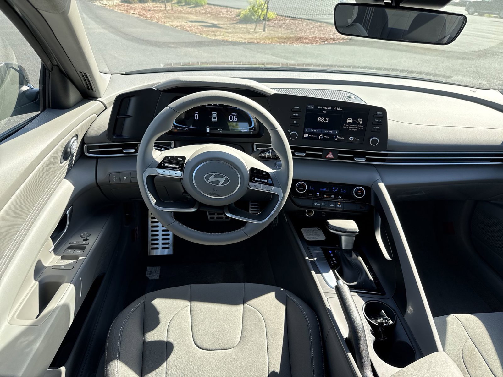 New 2026 Hyundai Elantra Sport FWD image 15
