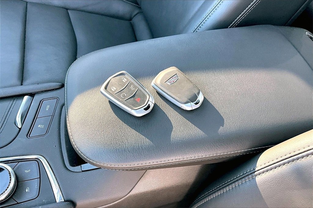 Used 2025 Cadillac XT6 Premium Luxury image 10