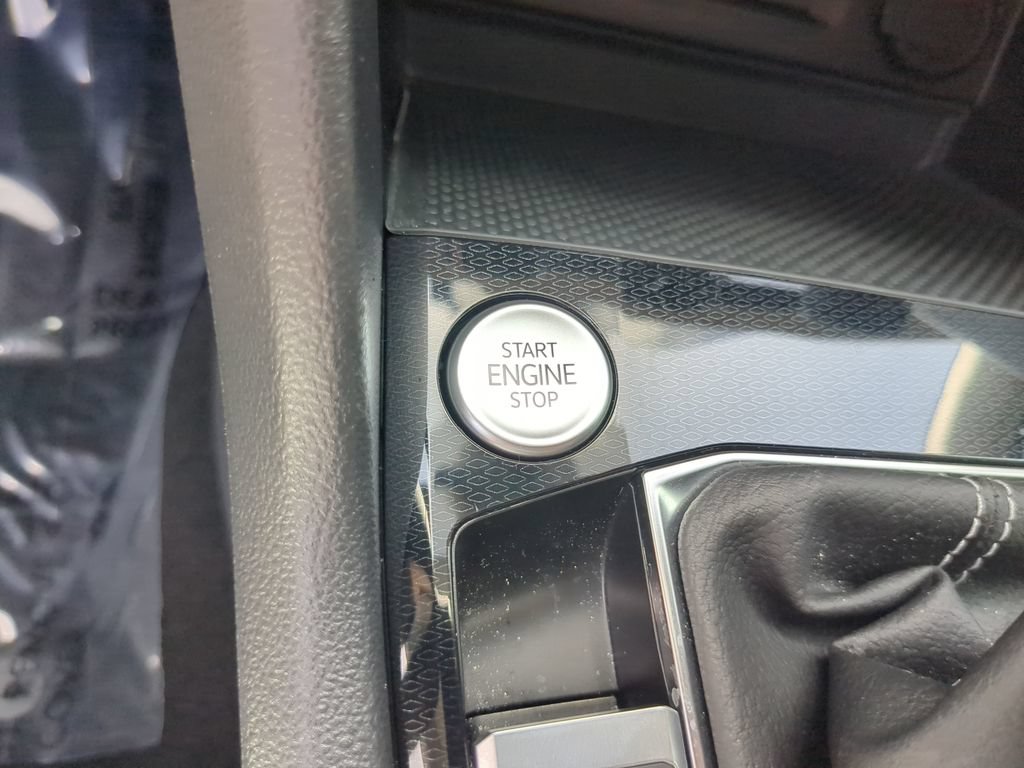Certified 2025 Volkswagen Taos S FWD image 27