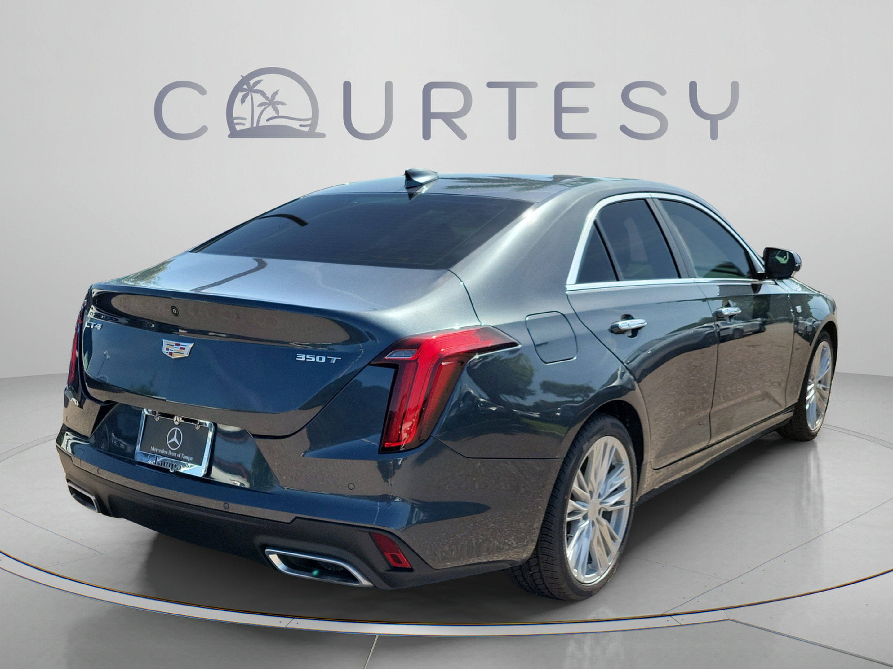 Used 2021 Cadillac CT4 Premium Luxury RWD image 3