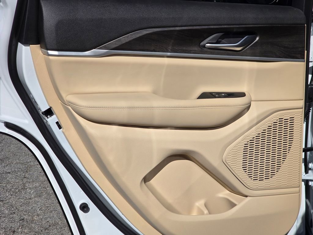 New 2025 Jeep Grand Cherokee Limited image 40