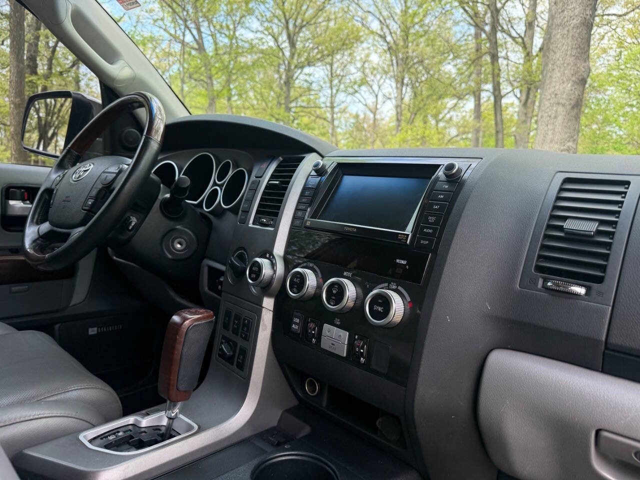 Used 2012 Toyota Sequoia Platinum AWD/4WD image 65