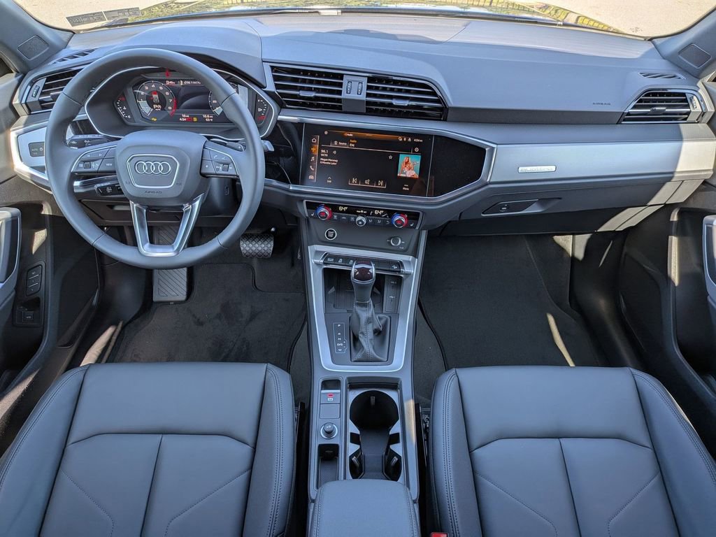 New 2025 Audi Q3 2.0T Premium image 12