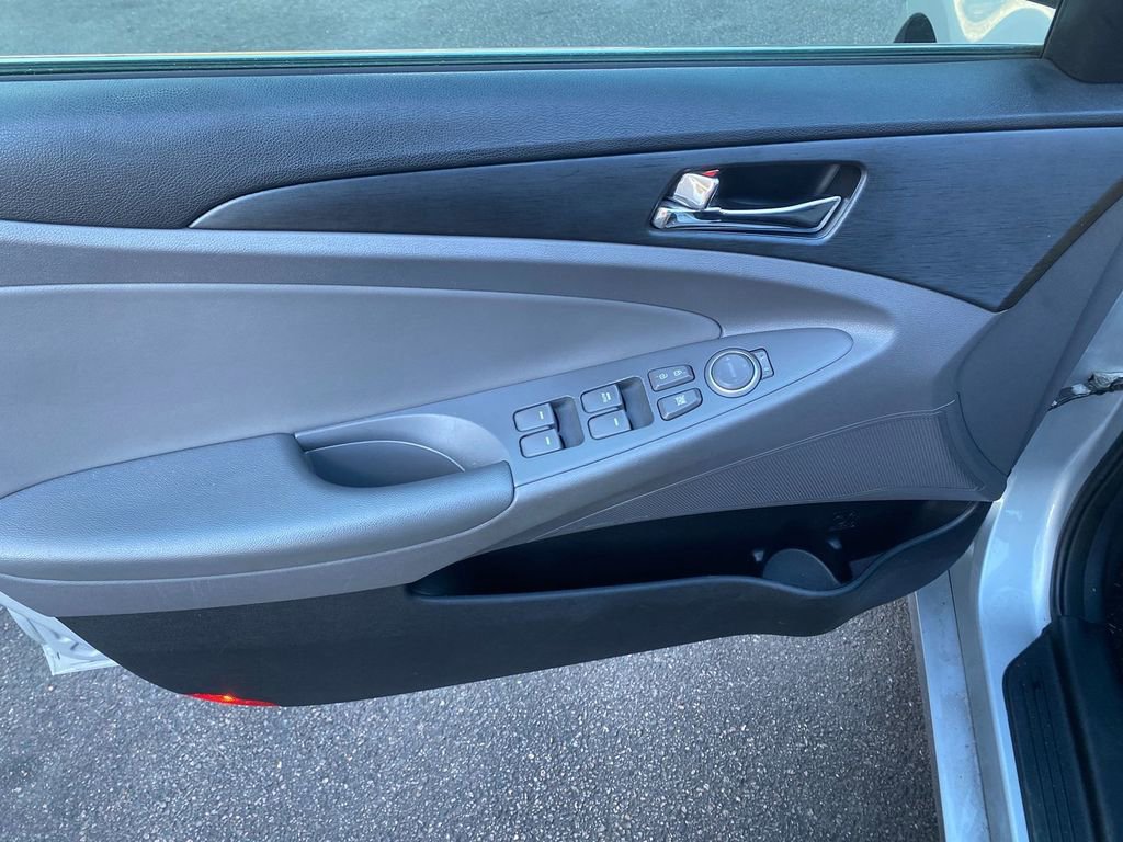Used 2013 Hyundai Sonata GLS w/ Popular Equipment Pkg FWD image 11