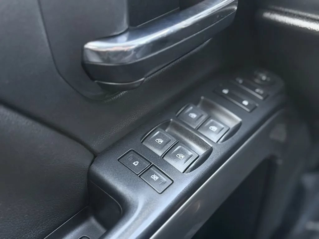 Used 2017 Chevrolet Silverado 1500 LT w/ All Star Edition AWD/4WD image 9
