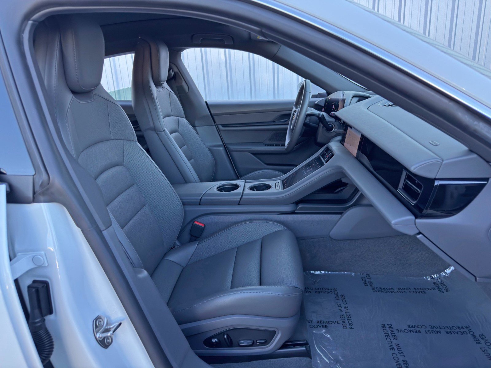 Used 2020 Porsche Taycan 4S image 16