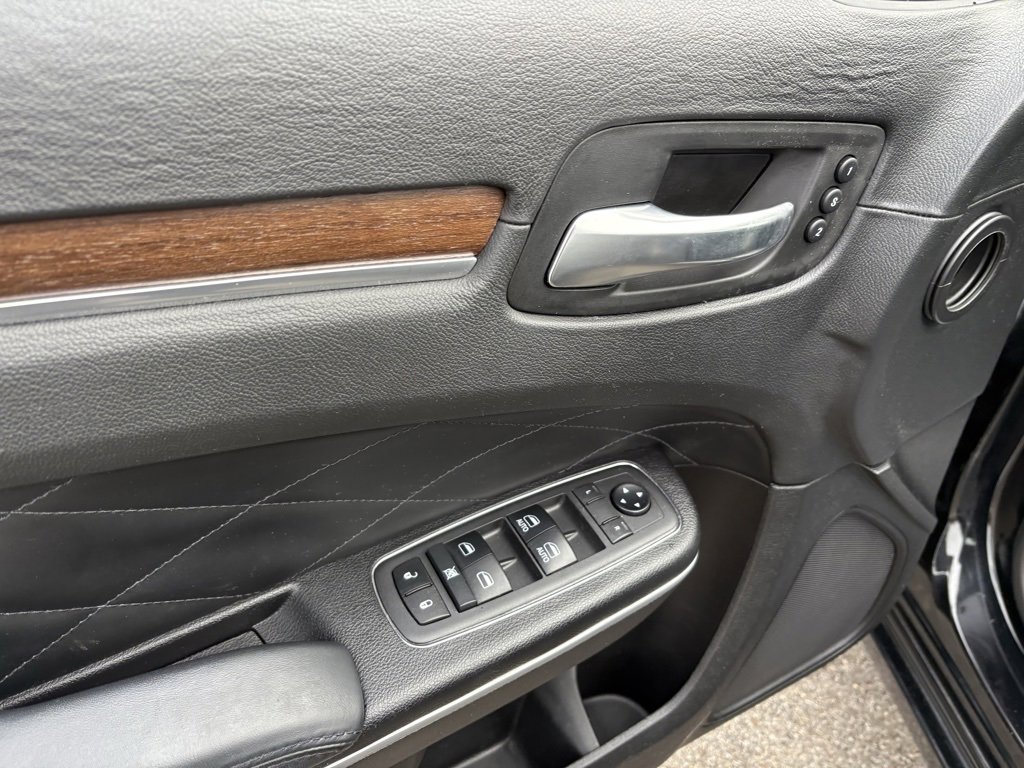 Used 2019 Chrysler 300 C w/ Sun, Sound & Nav Package image 36