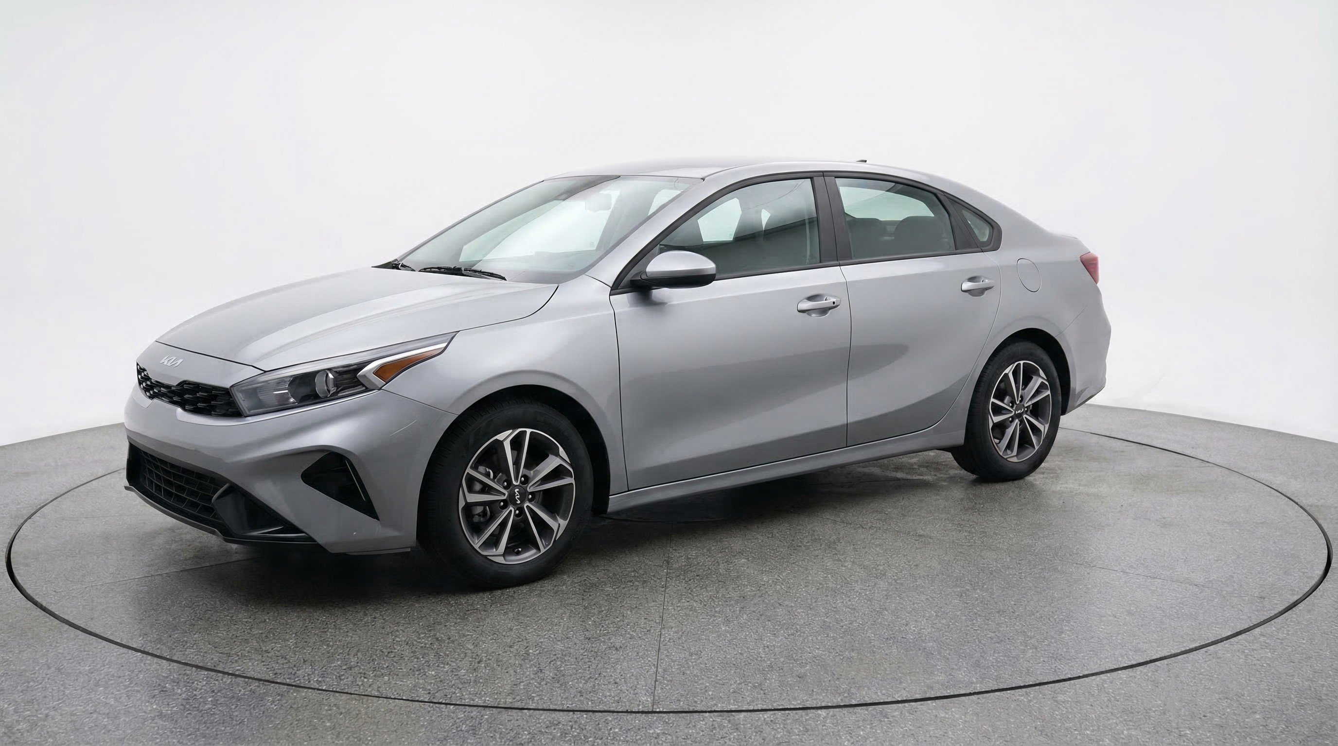 Used 2024 Kia Forte LXS FWD image 3