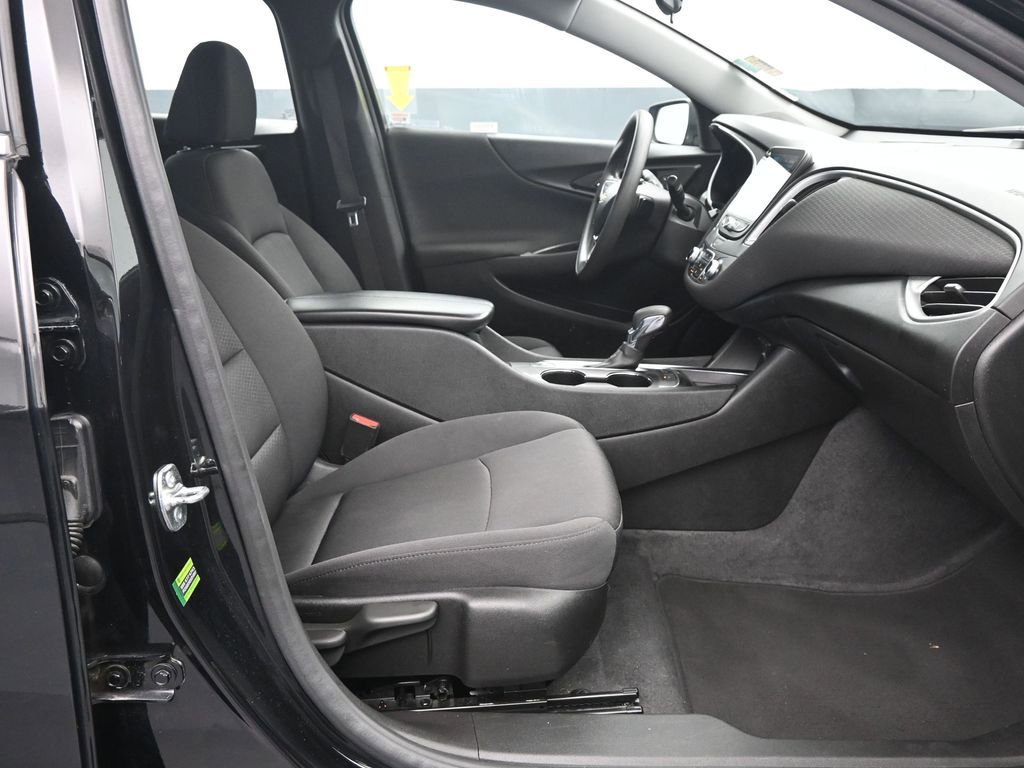 Used 2024 Chevrolet Malibu LT image 11