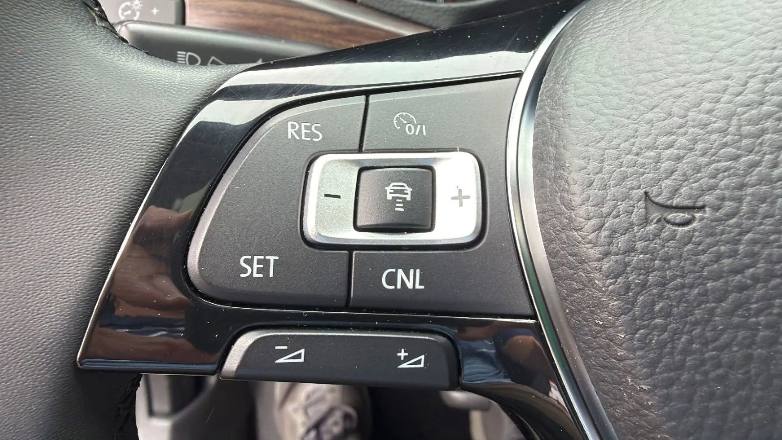 Used 2022 Volkswagen Passat 2.0T FWD image 15