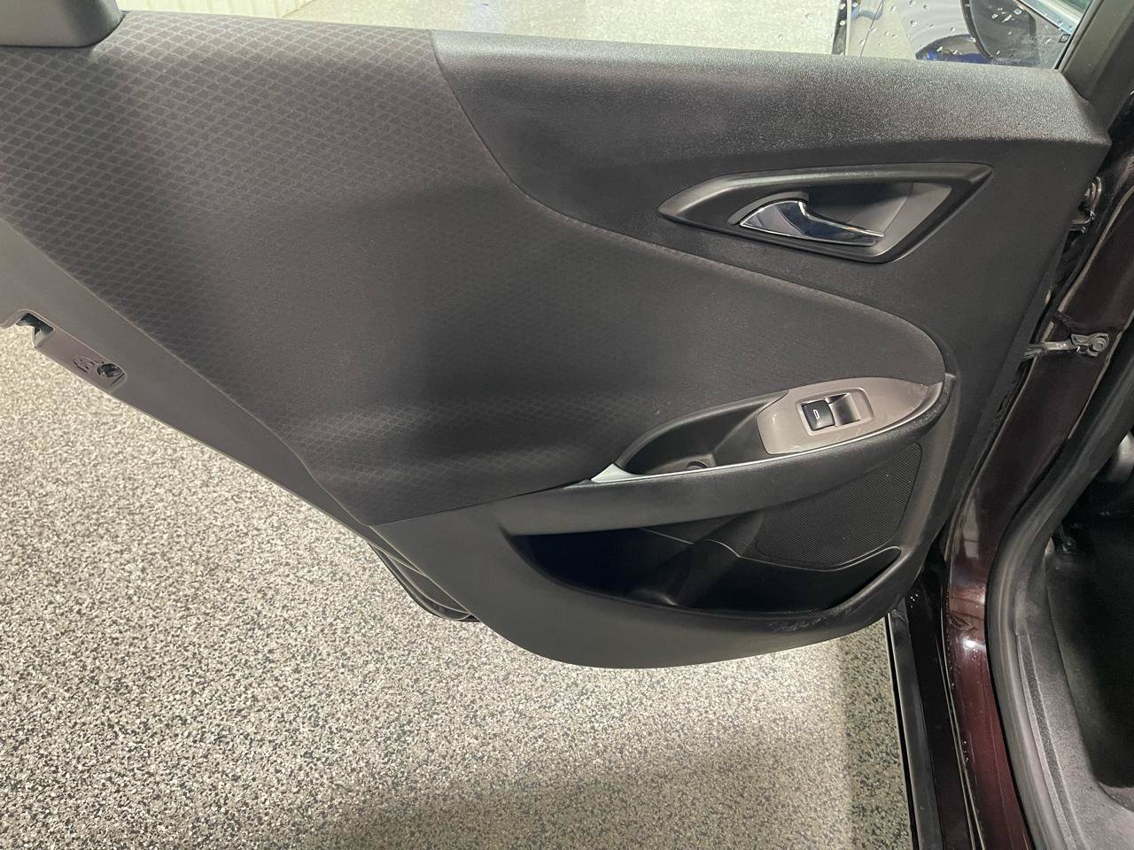 Used 2020 Chevrolet Malibu LS FWD image 11