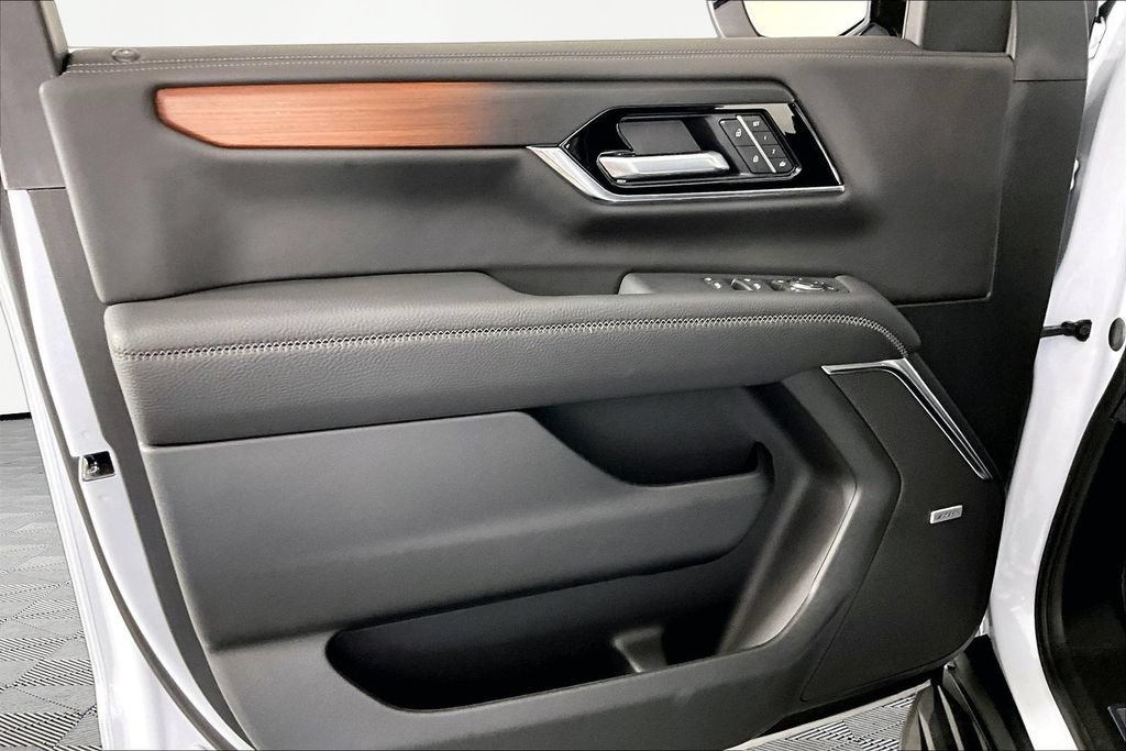 Used 2026 GMC Yukon XL Denali RWD image 19