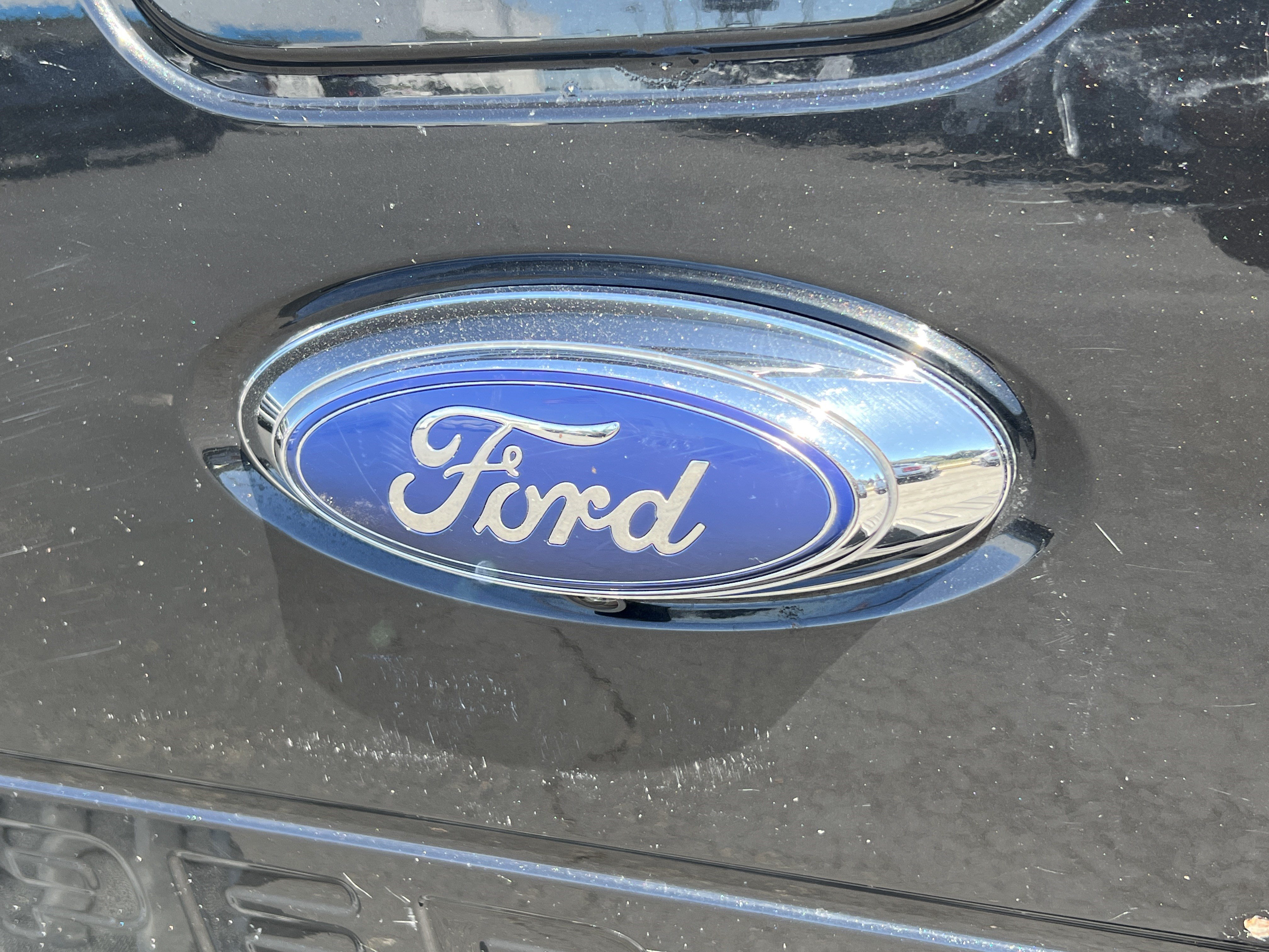 Used 2015 Ford F350 Lariat w/ Lariat Ultimate Package AWD/4WD image 8
